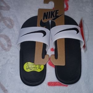 Boys Nike sandals